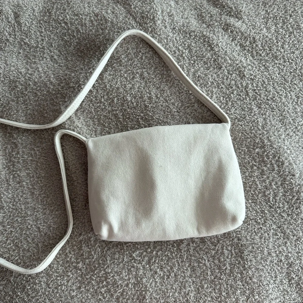 Brandy Melville Coquette White Shoulder Cross Body Bag - Picture 2 of 3